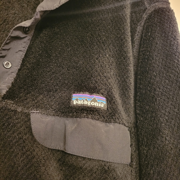 Patagonia Women's Black Snap Sweater - Picture 3 of 3